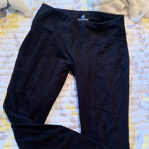 90 degree women’s Medium ribbed legging with seam details. Slightly worn.